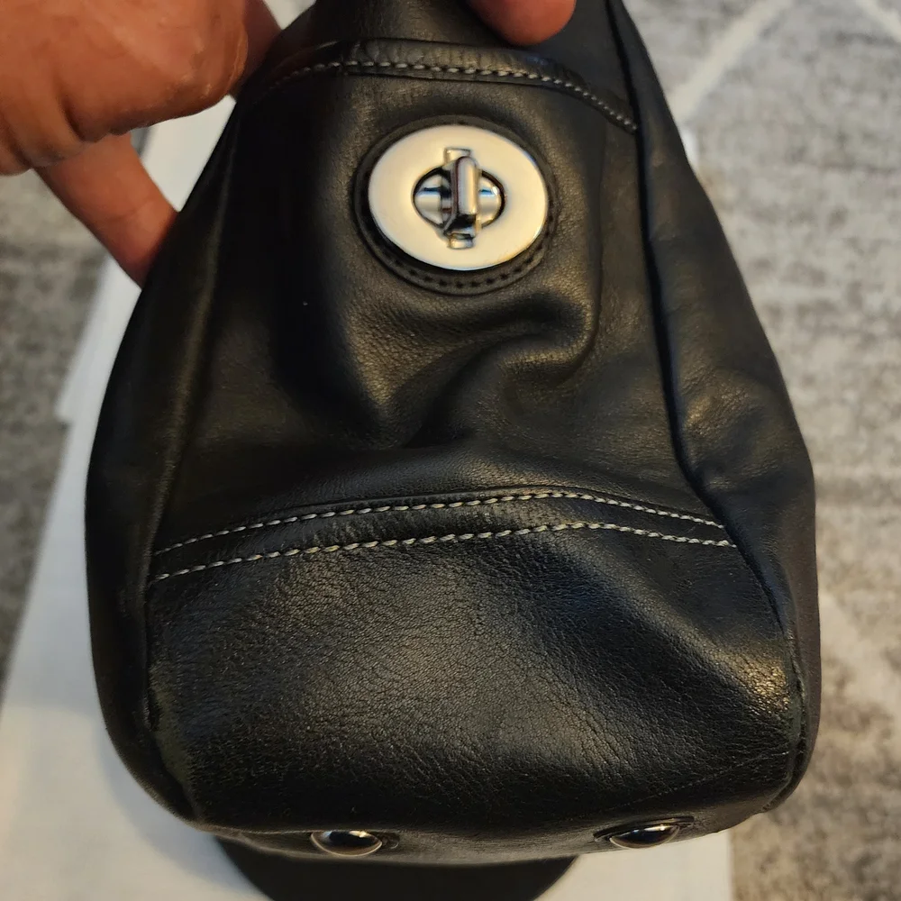 Coach Black Leather Pleated Shoulder Bag. F13759 - Picture 7 of 16